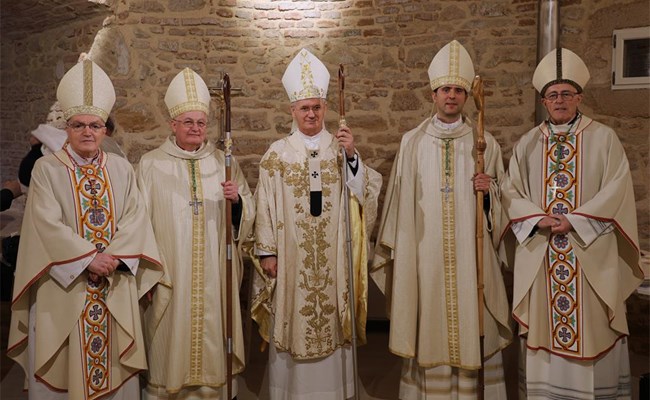 Mons. Marko Kovač i mons. Vlado Razum zaređeni za pomoćne biskupe zagrebačke